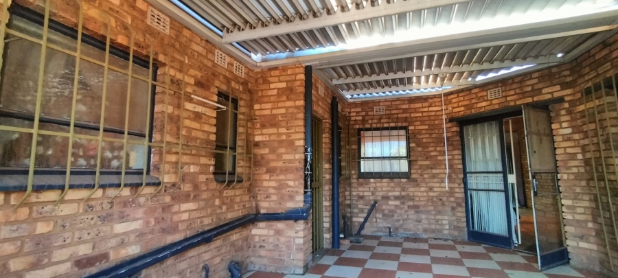 4 Bedroom Property for Sale in Westonaria Gauteng