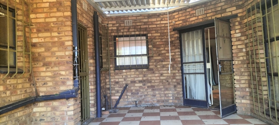 4 Bedroom Property for Sale in Westonaria Gauteng
