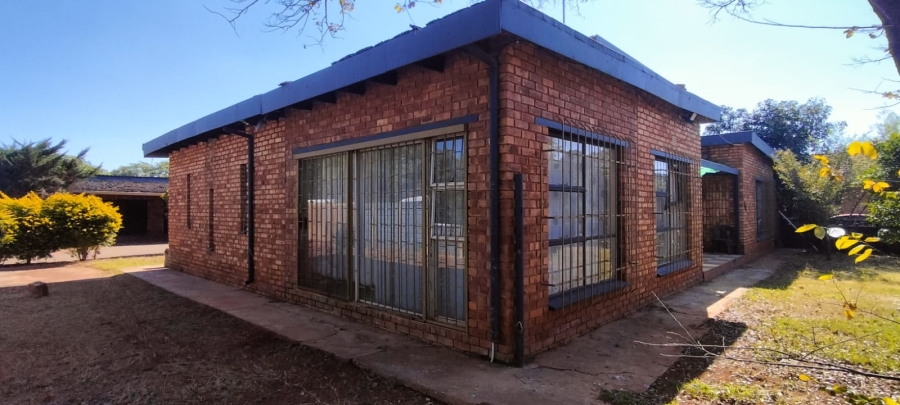 4 Bedroom Property for Sale in Westonaria Gauteng