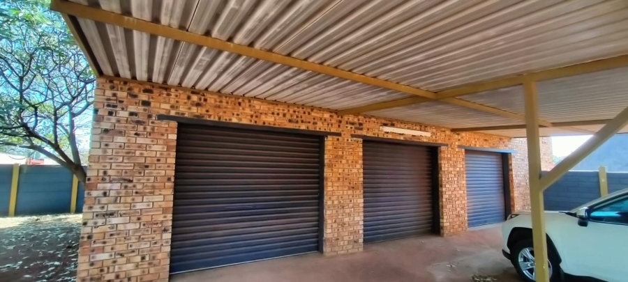 4 Bedroom Property for Sale in Westonaria Gauteng