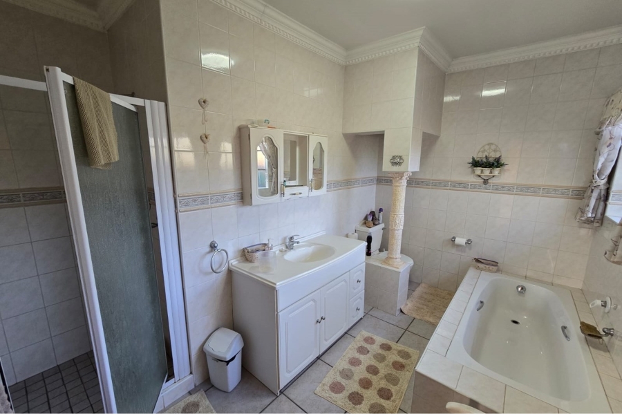 3 Bedroom Property for Sale in Magalieskruin Gauteng