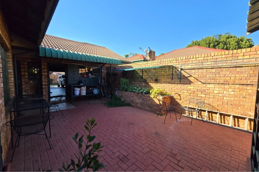 3 Bedroom Property for Sale in Magalieskruin Gauteng