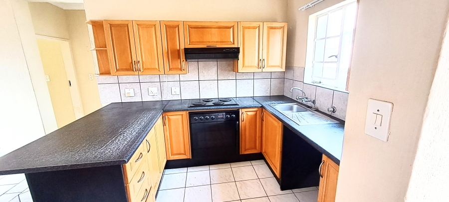 2 Bedroom Property for Sale in Garsfontein Gauteng