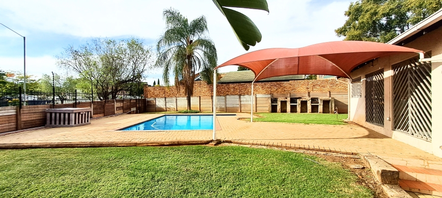 2 Bedroom Property for Sale in Garsfontein Gauteng