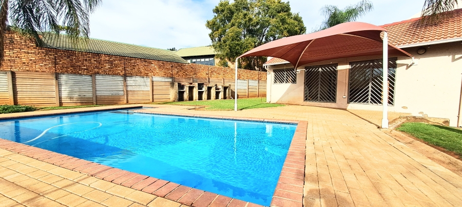 2 Bedroom Property for Sale in Garsfontein Gauteng