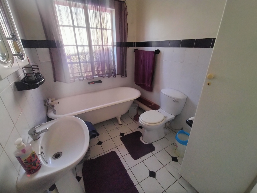 4 Bedroom Property for Sale in Pretoria North Gauteng