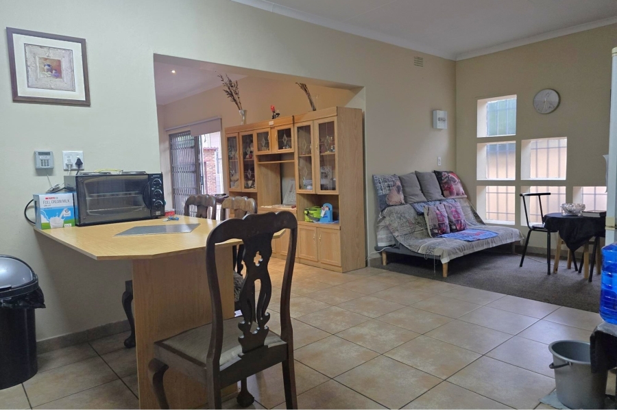 4 Bedroom Property for Sale in Glen Marais Gauteng