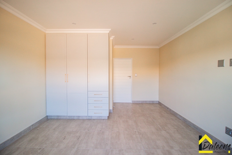5 Bedroom Property for Sale in Comet Gauteng