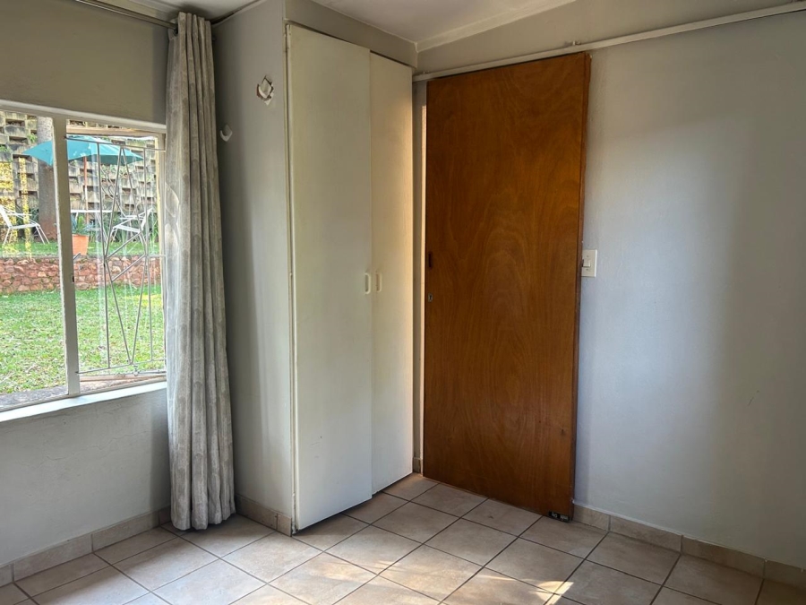 To Let 1 Bedroom Property for Rent in Waverley Gauteng