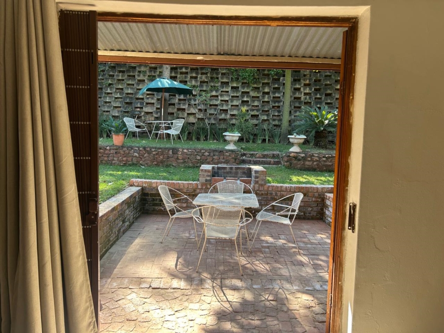 To Let 1 Bedroom Property for Rent in Waverley Gauteng