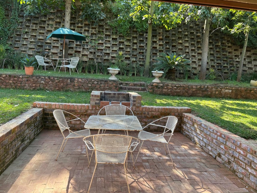 To Let 1 Bedroom Property for Rent in Waverley Gauteng