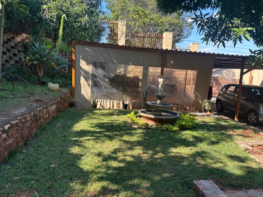 To Let 1 Bedroom Property for Rent in Waverley Gauteng