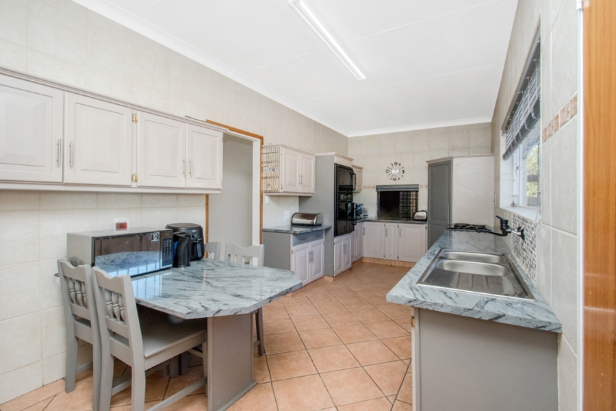 4 Bedroom Property for Sale in Greenhills Gauteng