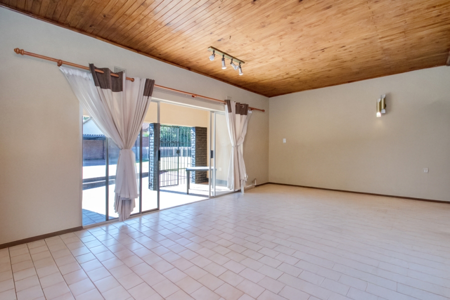 4 Bedroom Property for Sale in Greenhills Gauteng