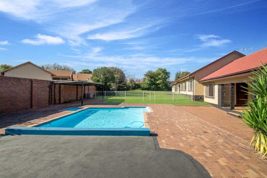 4 Bedroom Property for Sale in Greenhills Gauteng
