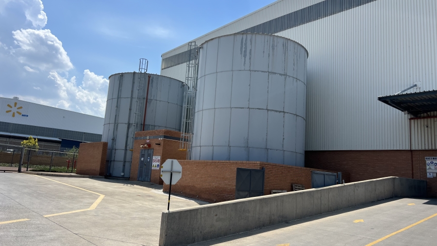 To Let commercial Property for Rent in Gosforth Park Gauteng