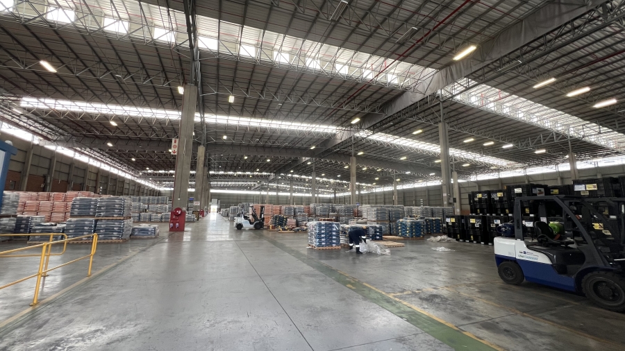 To Let commercial Property for Rent in Gosforth Park Gauteng