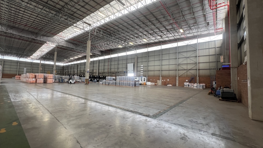 To Let commercial Property for Rent in Gosforth Park Gauteng