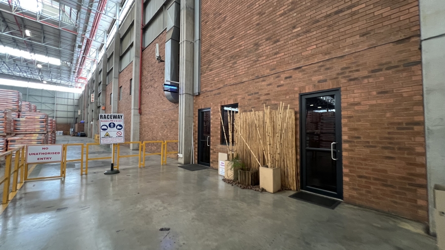 To Let commercial Property for Rent in Gosforth Park Gauteng