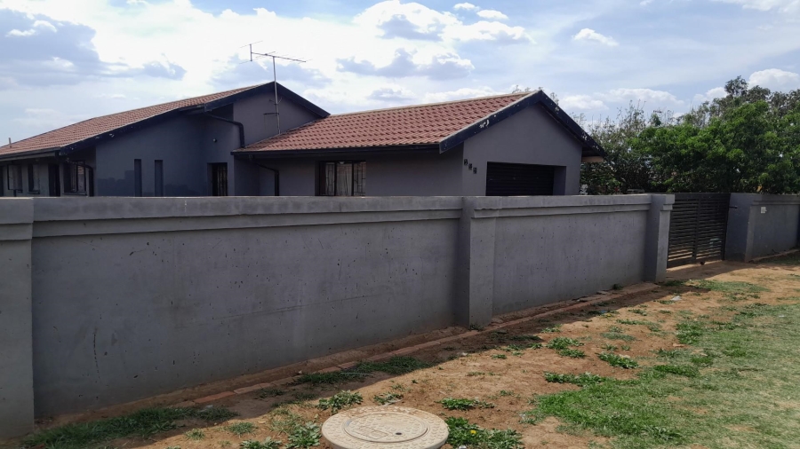 3 Bedroom Property for Sale in Sebokeng Zone 10 Gauteng