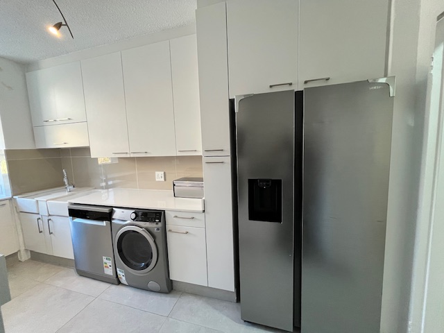 To Let 3 Bedroom Property for Rent in Sandhurst Gauteng