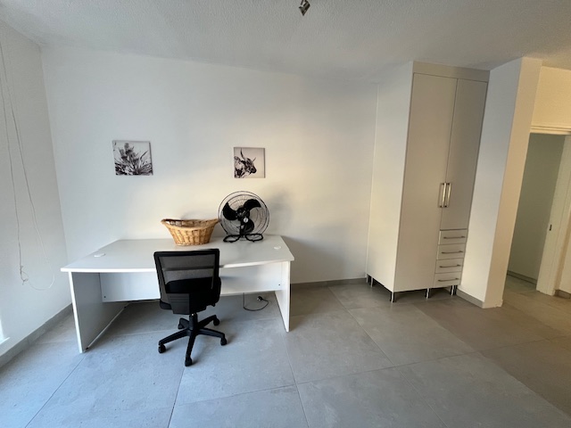 To Let 3 Bedroom Property for Rent in Sandhurst Gauteng