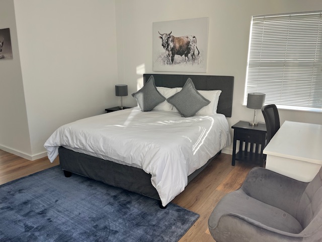 To Let 3 Bedroom Property for Rent in Sandhurst Gauteng