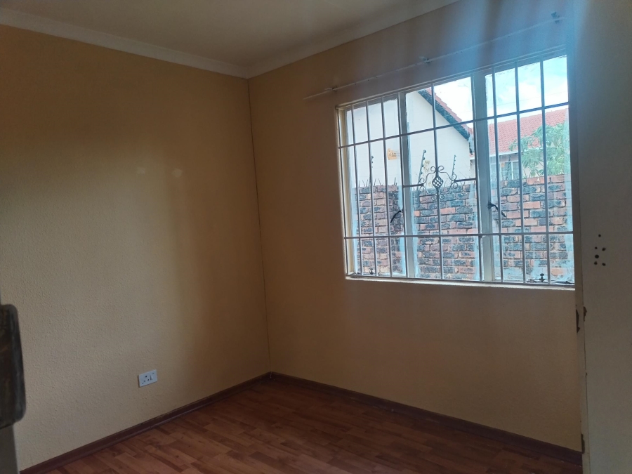 2 Bedroom Property for Sale in Ormonde Gauteng