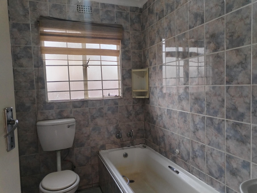 2 Bedroom Property for Sale in Ormonde Gauteng