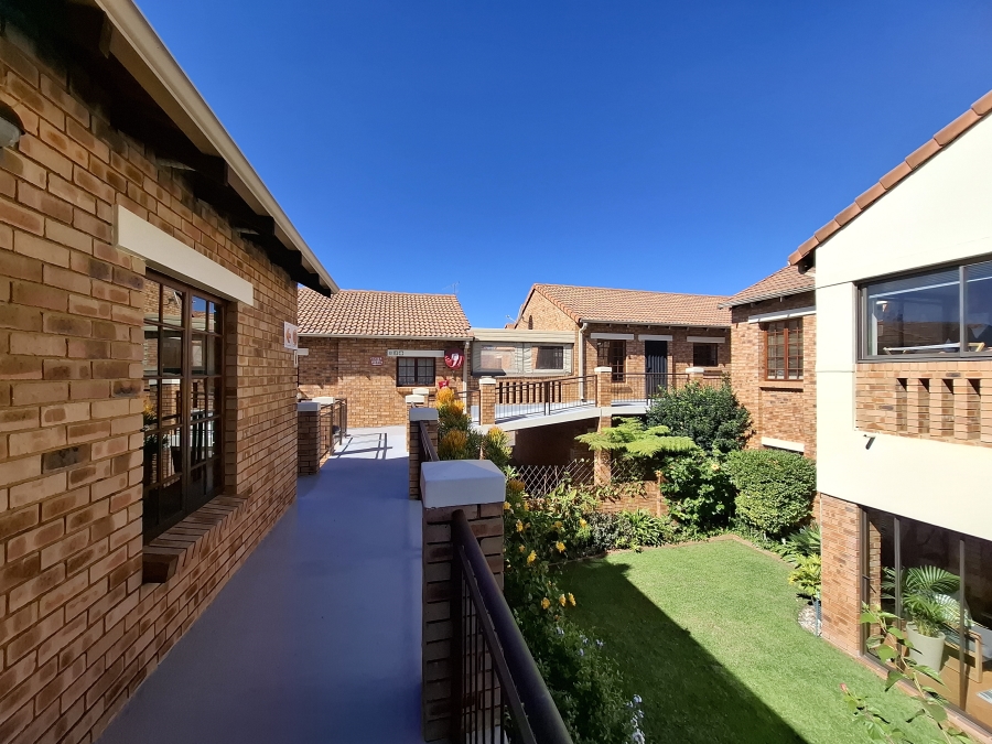 2 Bedroom Property for Sale in Equestria Gauteng