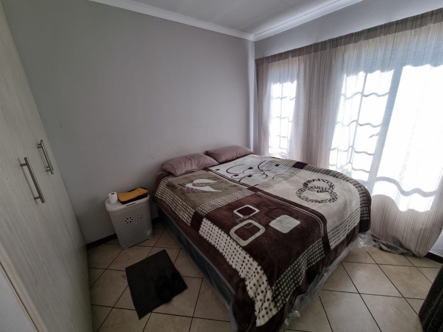2 Bedroom Property for Sale in Noordwyk Gauteng