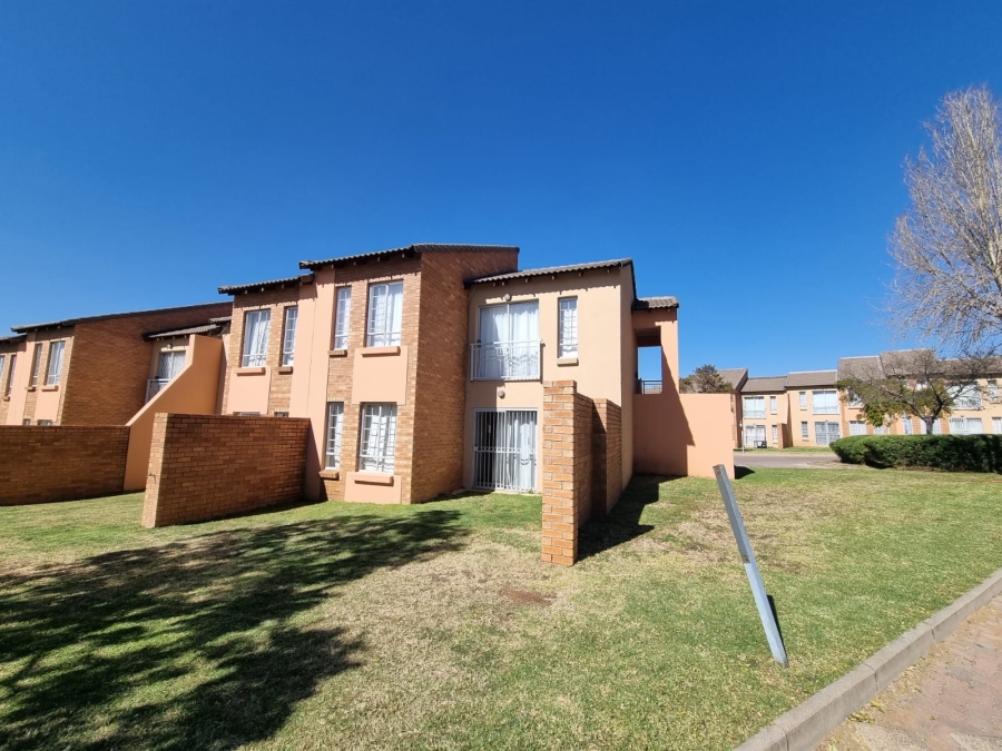 2 Bedroom Property for Sale in Noordwyk Gauteng