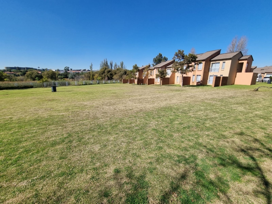 2 Bedroom Property for Sale in Noordwyk Gauteng