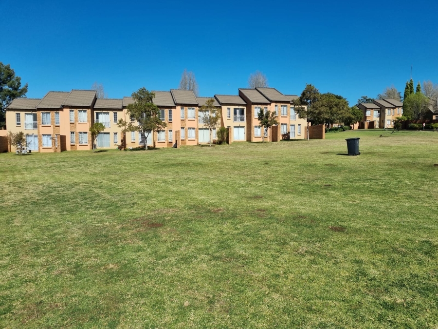 2 Bedroom Property for Sale in Noordwyk Gauteng