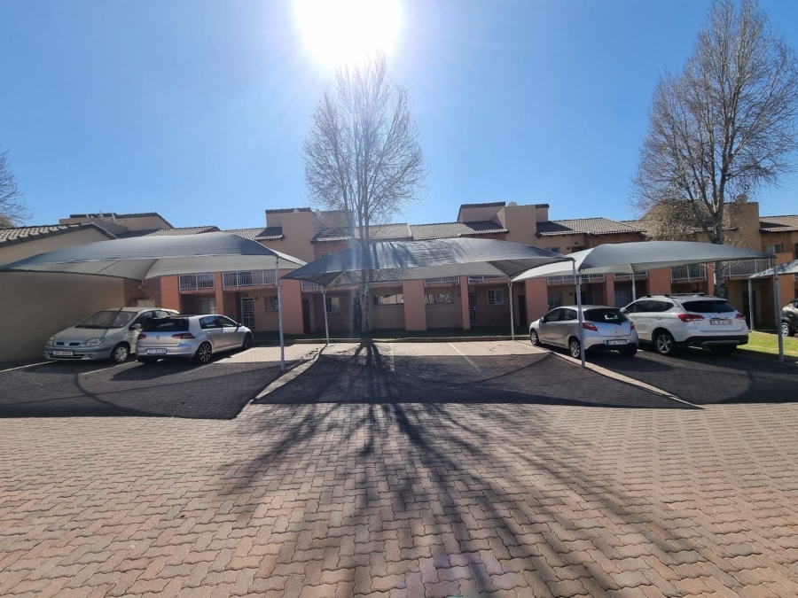 2 Bedroom Property for Sale in Noordwyk Gauteng