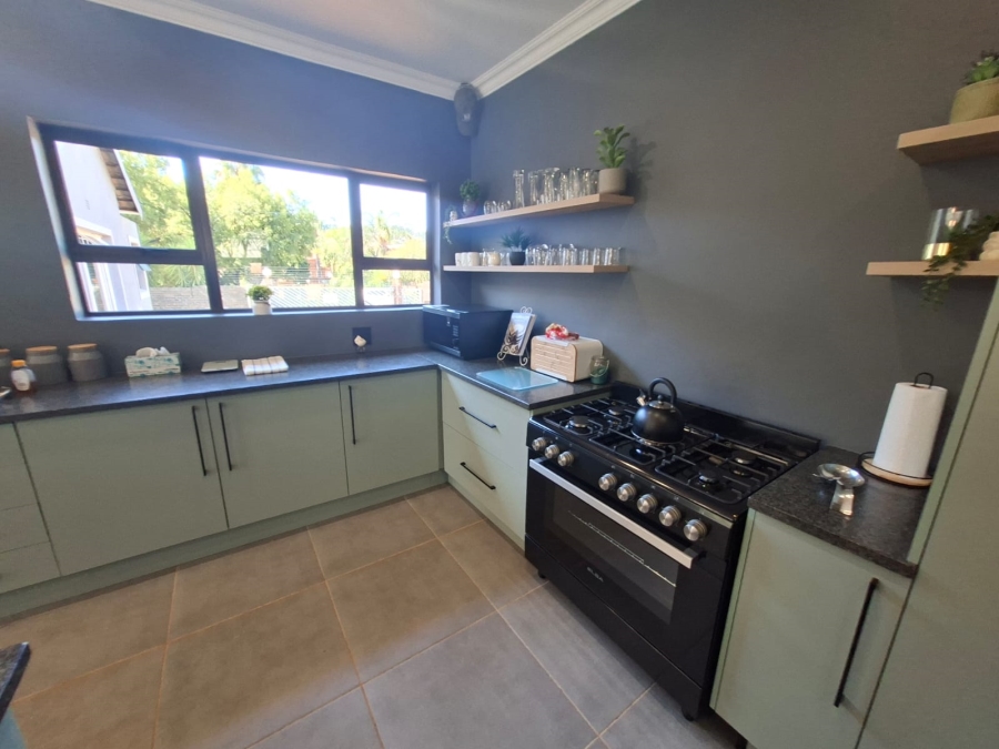 3 Bedroom Property for Sale in Helderkruin Gauteng
