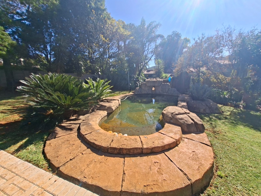 3 Bedroom Property for Sale in Helderkruin Gauteng