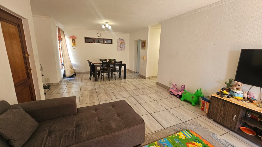 2 Bedroom Property for Sale in Morningside Gauteng