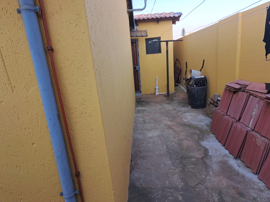 3 Bedroom Property for Sale in Protea Glen Gauteng