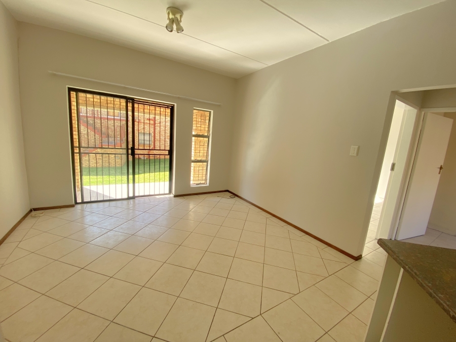 2 Bedroom Property for Sale in Roodekrans Gauteng