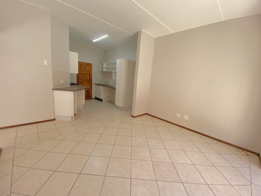 2 Bedroom Property for Sale in Roodekrans Gauteng