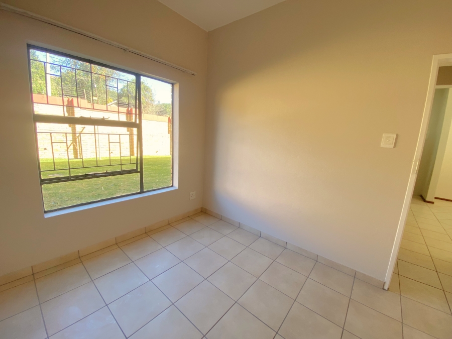 2 Bedroom Property for Sale in Roodekrans Gauteng