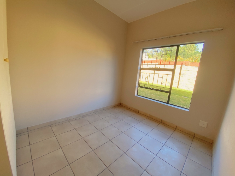 2 Bedroom Property for Sale in Roodekrans Gauteng