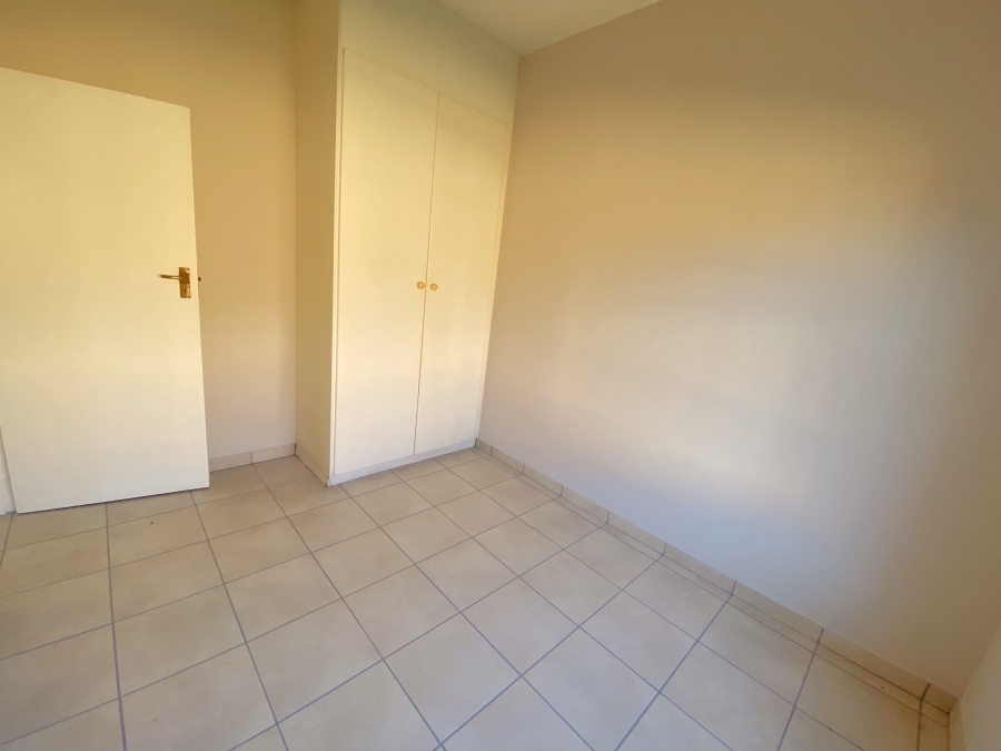 2 Bedroom Property for Sale in Roodekrans Gauteng