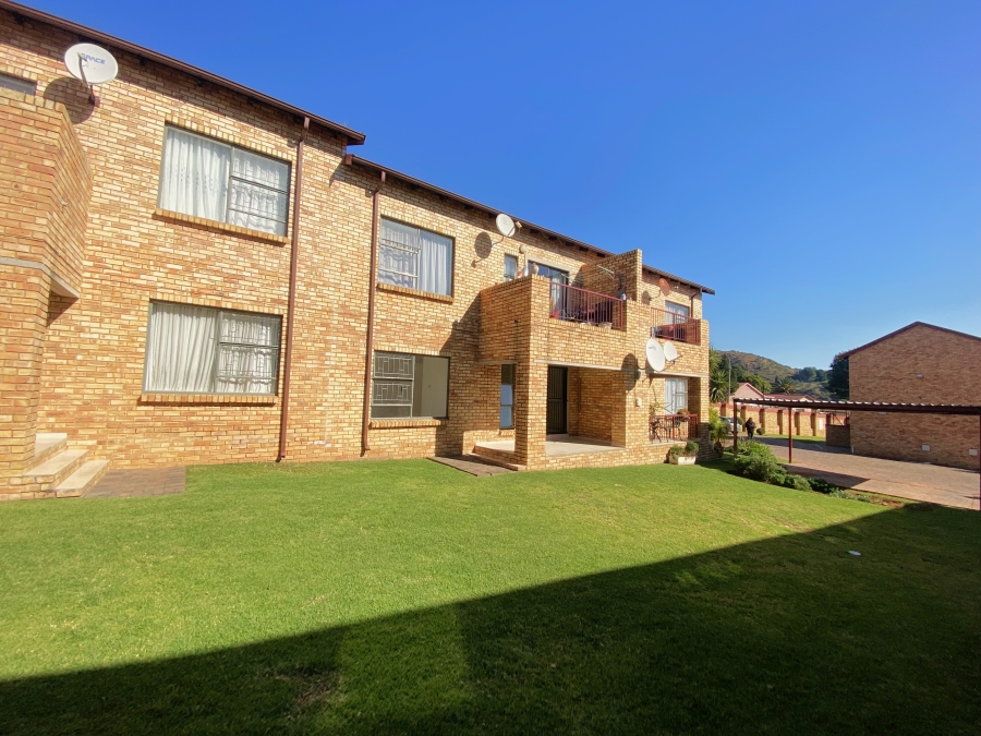 2 Bedroom Property for Sale in Roodekrans Gauteng