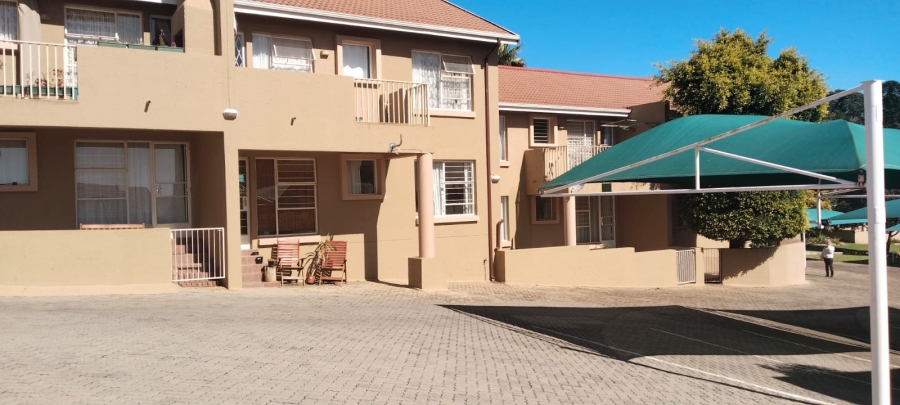 To Let 2 Bedroom Property for Rent in Kenmare Gauteng