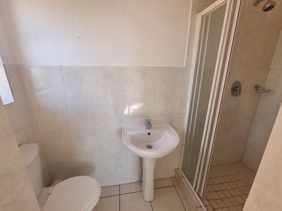 2 Bedroom Property for Sale in Ruimsig Gauteng