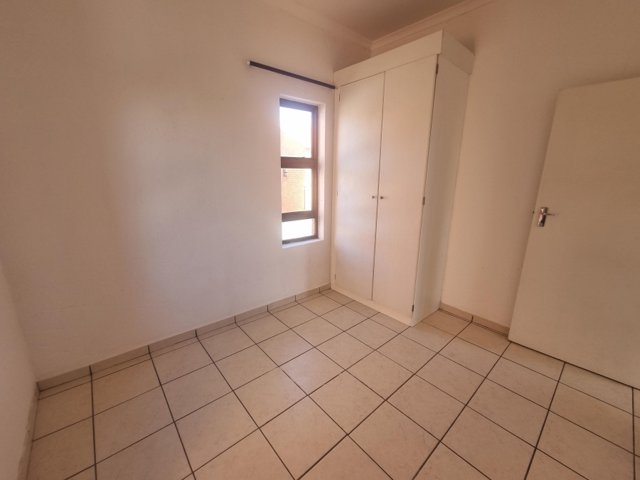 2 Bedroom Property for Sale in Ruimsig Gauteng