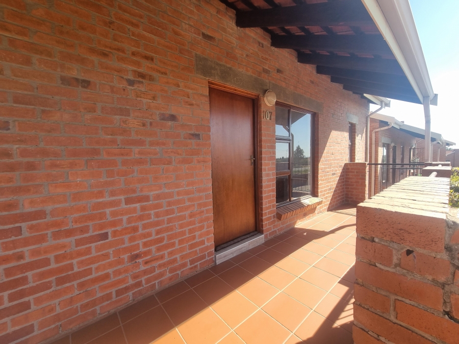 2 Bedroom Property for Sale in Ruimsig Gauteng