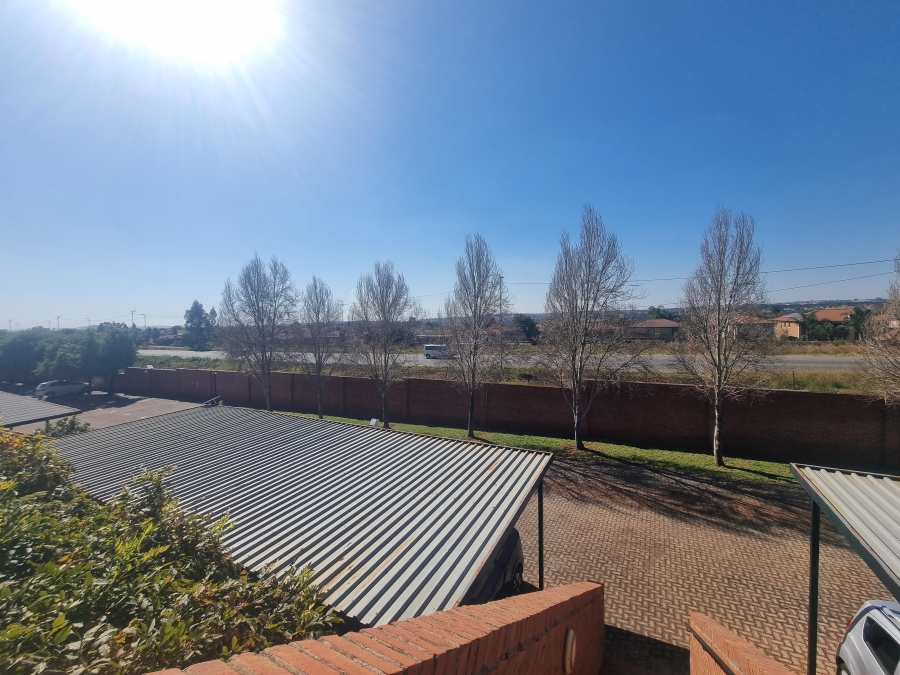 2 Bedroom Property for Sale in Ruimsig Gauteng